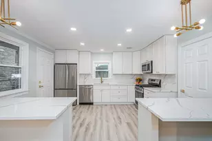 7930 N Kenneth Ave, Skokie, IL 60076 - Photo 9