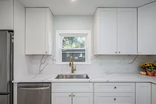 7930 N Kenneth Ave, Skokie, IL 60076 - Photo 11