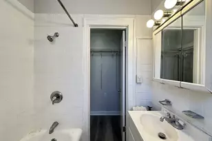 661 W Sheridan Rd, Chicago, IL 60613 - Photo 19