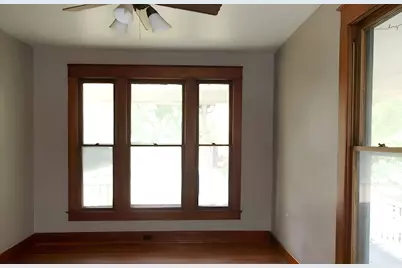 218 E Washington Street, Paris, IL 61944 - Photo 5