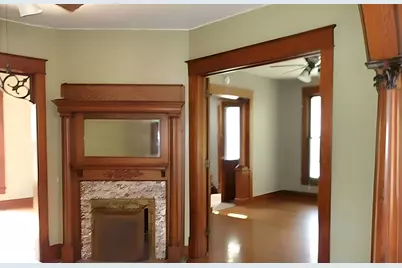 218 E Washington Street, Paris, IL 61944 - Photo 3