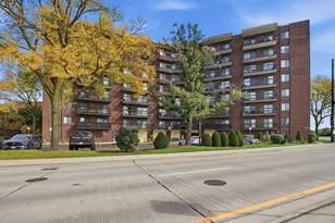 711 S River Rd, Des Plaines, IL 60016 - Photo 29