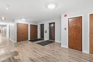 711 S River Rd, Des Plaines, IL 60016 - Photo 25