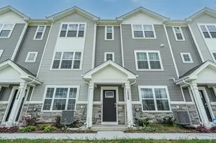 2682 Arrowhead Dr, Pingree Grove, IL 60140 - Photo 1