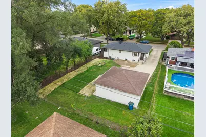 667 W Saint Aubin Drive, Addison, IL 60101 - Photo 25