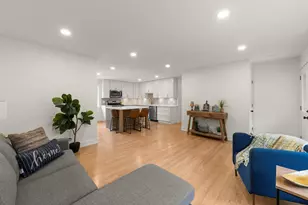 667 W St Aubin Dr, Addison, IL 60101 - Photo 3