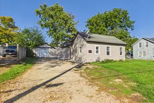 1027 Garfield Ave, Belvidere, IL 61008 - Photo 1