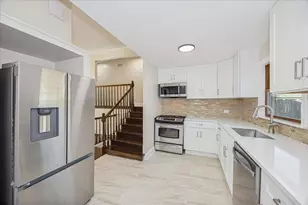 5504 Oak Center Dr, Oak Lawn, IL 60453 - Photo 7
