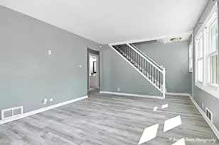 1621 Round Lake Dr, Round Lake Beach, IL 60073 - Photo 7