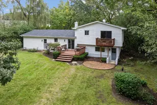 26890 N Longwood Rd, Lake Forest, IL 60045 - Photo 21