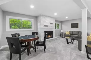 26890 N Longwood Rd, Lake Forest, IL 60045 - Photo 15