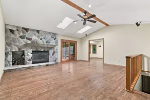 4516 Hillside Ct, Crystal Lake, IL 60012 - Photo 3
