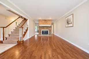 2412 Clifton Ct, Naperville, IL 60565 - Photo 9