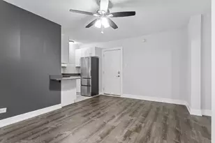 1521 W Sherwin Ave, Chicago, IL 60626 - Photo 5