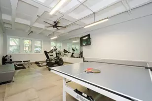 1521 W Sherwin Ave, Chicago, IL 60626 - Photo 11