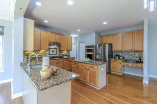 416 Ptarmigan Pl, Lindenhurst, IL 60046 - Photo 25