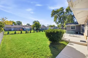 45 Avon Rd, Elk Grove Village, IL 60007 - Photo 25