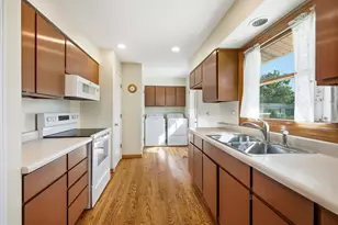 45 Avon Rd, Elk Grove Village, IL 60007 - Photo 11