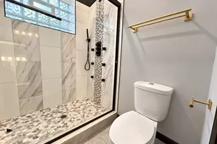 442 E 48th St, Chicago, IL 60615 - Photo 13