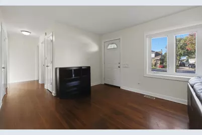 10811 Wrightwood Avenue, Melrose Park, IL 60164 - Photo 5
