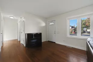 10811 Wrightwood Ave, Melrose Park, IL 60164 - Photo 5