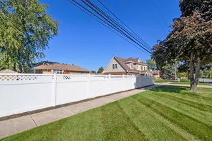 3348 W 99th St, Evergreen Park, IL 60805 - Photo 25