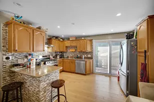 323 Karen Ave, Romeoville, IL 60446 - Photo 5