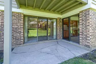 26 Stanton Ct, Schaumburg, IL 60193 - Photo 23