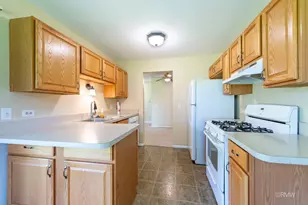 26 Stanton Ct, Schaumburg, IL 60193 - Photo 11