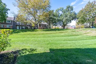 26 Stanton Ct, Schaumburg, IL 60193 - Photo 3