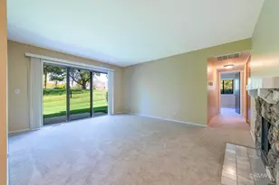 26 Stanton Ct, Schaumburg, IL 60193 - Photo 5
