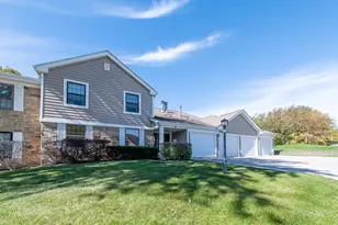 26 Stanton Ct, Schaumburg, IL 60193 - Photo 1