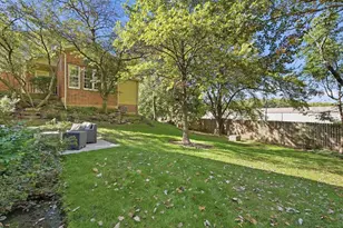 576 Shagbark Dr, Elgin, IL 60123 - Photo 5