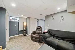 4723 N Kilbourn Ave, Chicago, IL 60630 - Photo 17