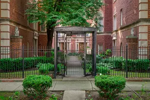 6131 N Hoyne Ave, Chicago, IL 60659 - Photo 3