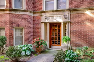 6131 N Hoyne Ave, Chicago, IL 60659 - Photo 5
