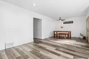 1024 Highland Ave, Waukegan, IL 60085 - Photo 5