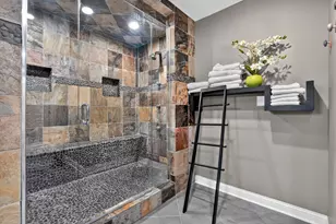 9240 S 83rd Ave, Hickory Hills, IL 60457 - Photo 17