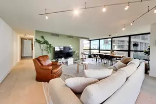 360 E Randolph St, Chicago, IL 60601 - Photo 7