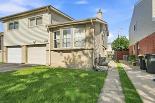 9349 Fern Ln, Des Plaines, IL 60016 - Photo 1