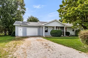 812 W 3rd St, Gilman, IL 60938 - Photo 55