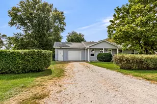 812 W 3rd St, Gilman, IL 60938 - Photo 5