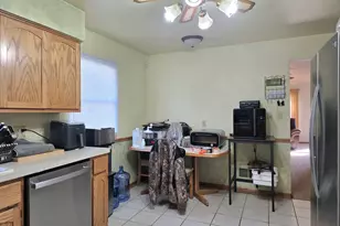 1713 Oakland Ave, Crest Hill, IL 60403 - Photo 5