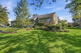 8361 Clynderven Rd, Burr Ridge, IL 60527 - Photo 3