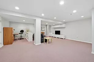 8361 Clynderven Rd, Burr Ridge, IL 60527 - Photo 31