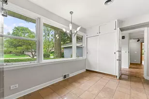 311 N Mac Arthur Blvd, Mount Prospect, IL 60056 - Photo 19