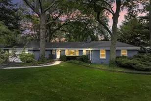 311 N Mac Arthur Blvd, Mount Prospect, IL 60056 - Photo 3
