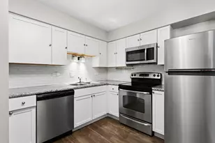 7510 Farmingdale Dr, Darien, IL 60561 - Photo 9