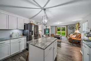 3S530 Finley Rd, Sugar Grove, IL 60554 - Photo 5