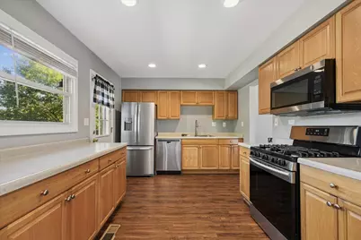 990 Brush Hill Lane, Lake Zurich, IL 60047 - Photo 5